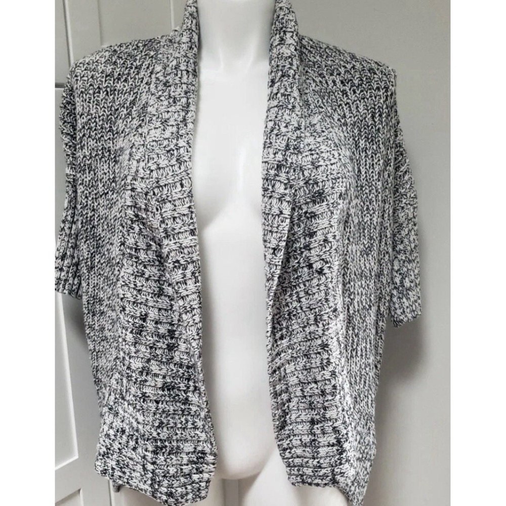 Express Women's US Medium Chunky Knit Cardigan Warm Onyx And Snow Thick Hanging